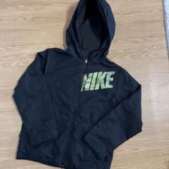 NIKE ジャンパー　リバーシブル　140のサムネイル