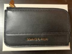 【CHARLES & KEITH】トップジップカードホルダーのサムネイル