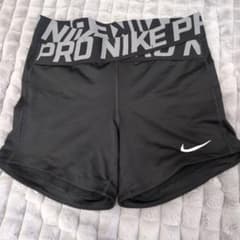 美品　NIKE PRO トレーニング　パンツ　ナイキ　ランニング　ショートパンツのサムネイル