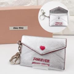箱付き「レアモデル・極美品」miu miu マドラスラブ　カードケース　シルバーのサムネイル