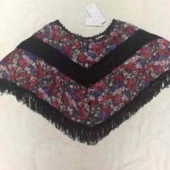 【28】新品タグ付✳︎夏用ポンチョ★レッド系花柄のサムネイル