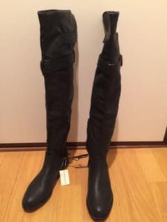 新品 ☆ 最終値下げ ブーツ 黒のサムネイル