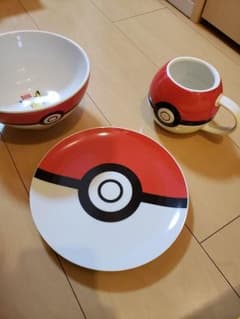 ポケモン　モンスターボール　ピカチュウ　食器　どんぶり　平皿　マグカップ　セットのサムネイル