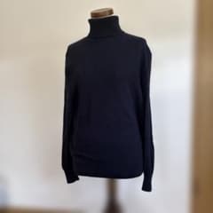 UNIQLO カシミヤ100% タートルネックニット ネイビーLのサムネイル