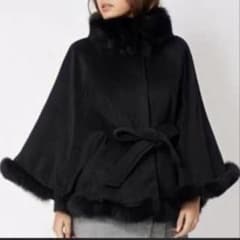 セシルマクビー ポンチョコート 黒 リアルファー - メルカリ