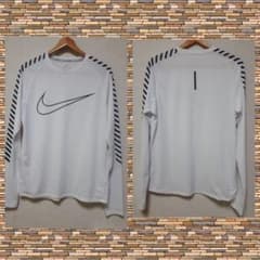 NIKE　ナイキ　ドライフィット　Tシャツのサムネイル