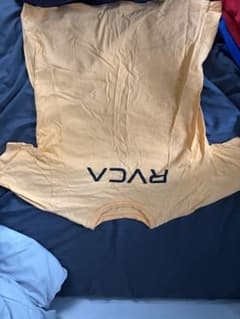 RVCA オレンジ Tシャツ Mサイズのサムネイル