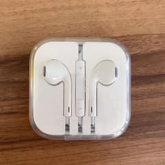 イヤフォン　アップル純正のサムネイル