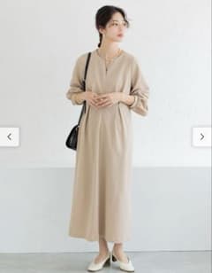 【美品】マタニティ・産後使える　授乳が簡単　上品キーネックのワンピースのサムネイル