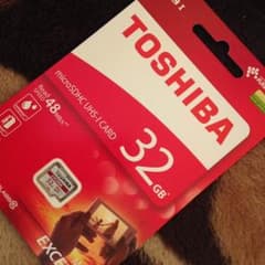 東芝社製マイクロSDカードのサムネイル