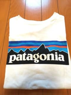 Patagonia kids Tシャツ P-6 ロゴ S (7-8）ホワイトのサムネイル