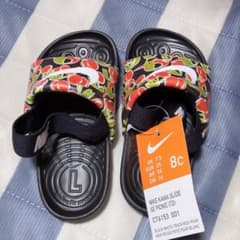 キッズ　ナイキ　さくらんぼサンダルのサムネイル