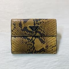 希少早い者勝ち　PRADA プラダ　二つ折り　パイソン　財布　黄色　ブラウン 希少早い者勝ち PRADA プラダ 二つ折り パイソン 財布 黄色 ブラウン