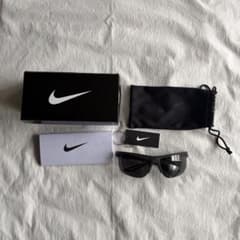 Nike TRAINER EV0934 061 ブラック サングラス イタリア製のサムネイル