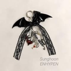 ENHYPEN ソンフン 성훈 イメージ コウモリ チャーム キーリング - メルカリ