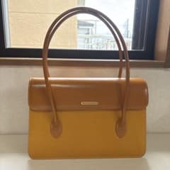 ⭐︎Burberry 本革ハンドバッグ イエロー⭐︎のサムネイル