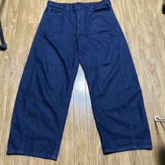 GU ワイドシルエット デニムパンツ 34のサムネイル