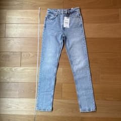 ZARA ライトブルー ストレートスリムデニム 34のサムネイル