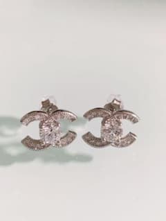 キラキラ可愛いピアス　シルバーのサムネイル
