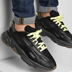 adidas Ozweego Celoxのサムネイル