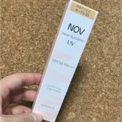 NOV UV リキッドファンデーション オークル 30のサムネイル