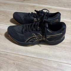 asics バレーボールシューズ ブラック ゴールド24.5のサムネイル