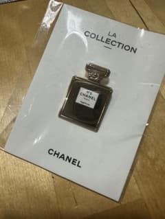 CHANEL ノベルティNo.5ピンバッジ　ピンブローチ　CHANELのサムネイル