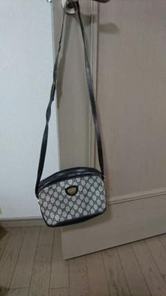 GUCCIショルダーバッグのサムネイル