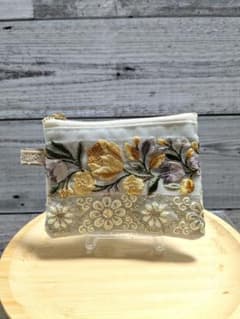 インド刺繍リボンミニポーチのサムネイル