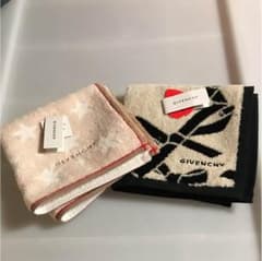 ジバンシー❤︎タオルハンカチのサムネイル