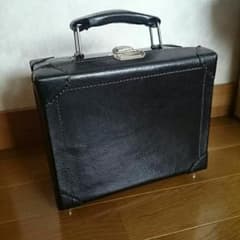 【ロッキー様専用】ミニレザーBOXバッグのサムネイル