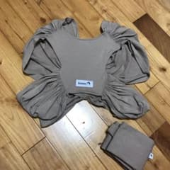 コニー 抱っこ紐 Sサイズ 美品のサムネイル