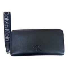 【新品未使用】Calvin Klein 長財布 リストストラップ付きのサムネイル
