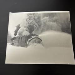 蒸気機関車 雪中走行 モノクロ写真 蒸気機関車 雪の中 モノクロ写真 - メルカリ