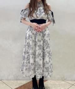 【美品】 NOMAE 紺色 花柄 ロング ワンピースのサムネイル
