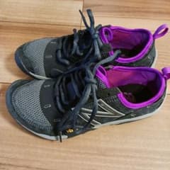 new balance　ミニマス　22センチ