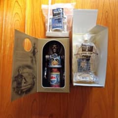 新品　未使用 スター・ウォーズ 缶ホルダー、ビッグボトルキャップのサムネイル