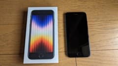 iPhone SE (第3世代) ミッドナイト 64 GBのサムネイル
