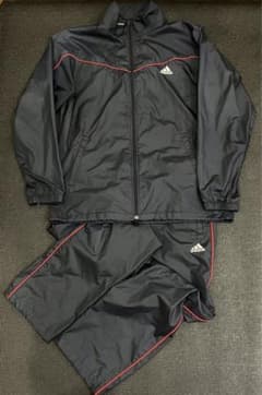 adidas パフォーマンスロゴ 万国旗 ナイロンセットアップ