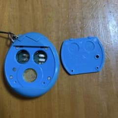 1997年製たまごっち　オスっち　ブルーのサムネイル