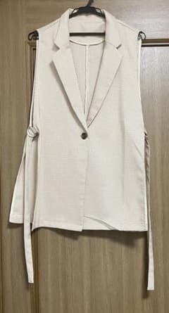 OLIVE de OLIVE ベージュ×赤チェック ジレのサムネイル