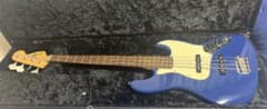 squier ジャズベースのサムネイル