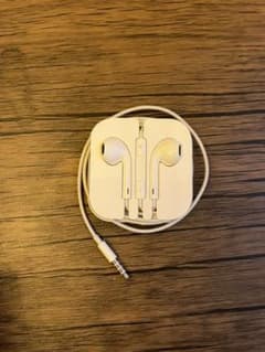 Appleイヤホン純正品 3.5mm端子のサムネイル