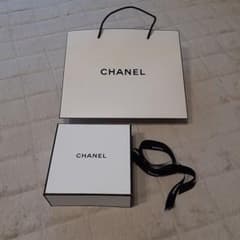 CHANEL ショップ袋 空箱 リボン セットのサムネイル