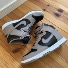 NIKE DUNK HIGH W 大特価のサムネイル
