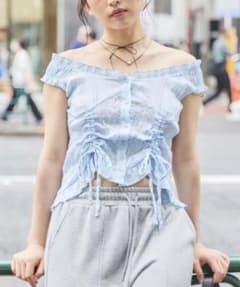 シャーリングオフショルダートップスのサムネイル