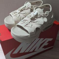 【週末SALE】NIKE エアマックスココのサムネイル