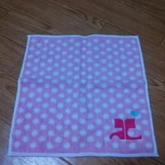 クレージュ　水玉模様　ピンク色ハンカチのサムネイル
