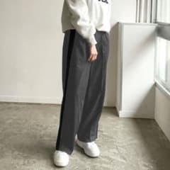 しまむら　ぷーさんコラボ　グレー ワイドパンツのサムネイル