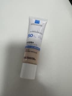 ラロッシュポゼ　トーンアップ　ローズ　30ml 日焼け止め 下地のサムネイル